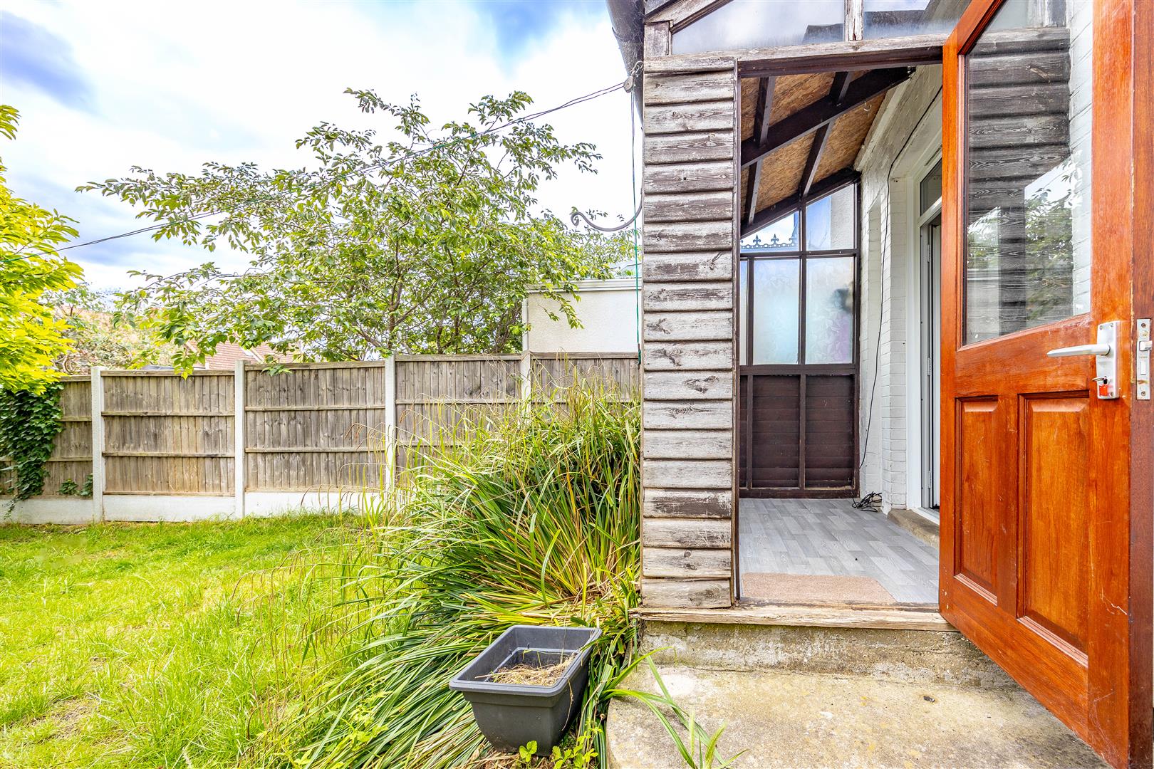 Lean To/Communal Garden